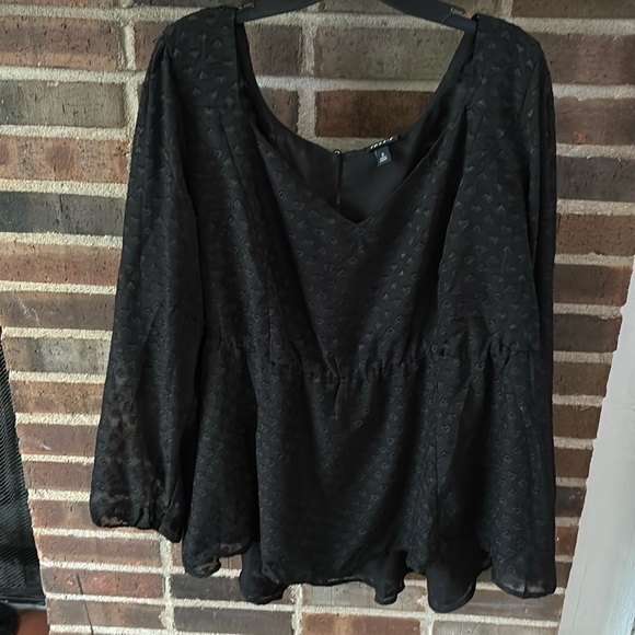 Women’s Torrid, Peplum Chiffon Chip Heart Blouse, Size 5, Black 16498474 - Picture 1 of 7